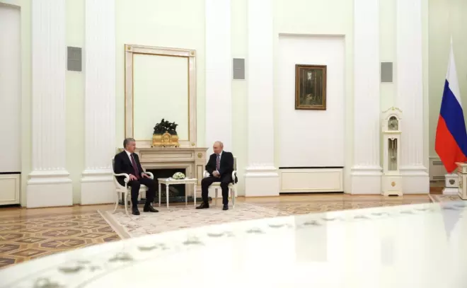 Владимир Путин и Шавкат Мирзиёев в Москве на переговорах 8 мая 2026 года. Фото пресс-службы Кремля