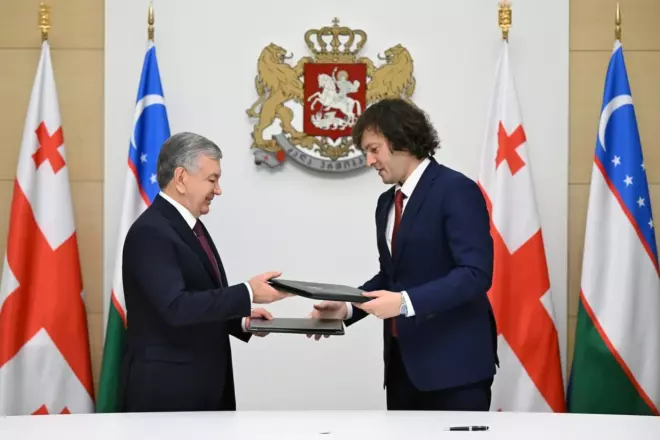 Шавкат Мирзиёев и Ираклий Кобахидзе подписали декларацию об установлении стратегического партнерства между Узбекистаном и Грузией