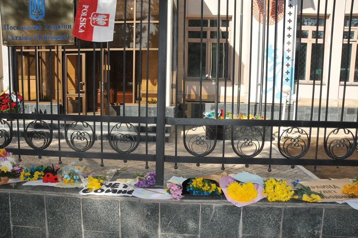 Flowers outside the Ukrainian Embassy in Tashkent